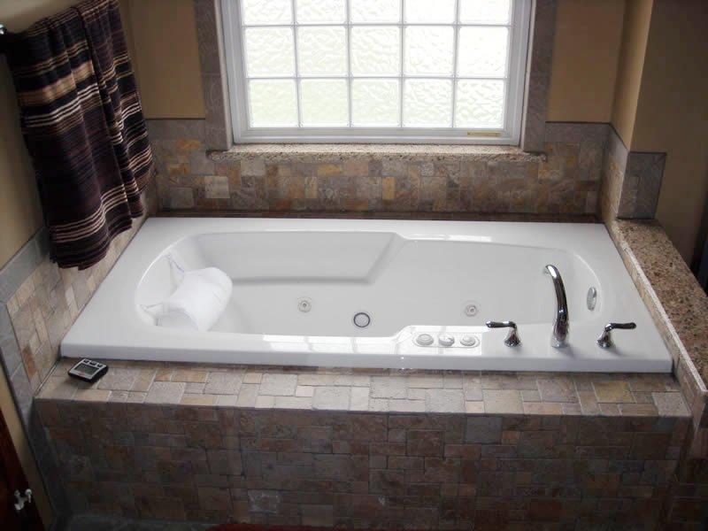 Whirlpool Tub with Tile and Granite Accents